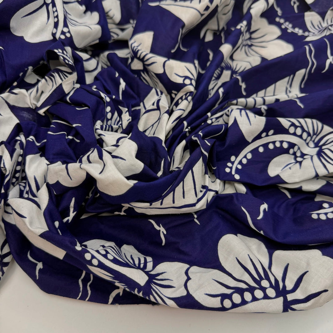Picnic On The Beach - Cotton Woven - White/Navy Floral - 2.65M Bundle - True Deadstock fabric Fabric by private - Sustainable Textile | FABCYCLE