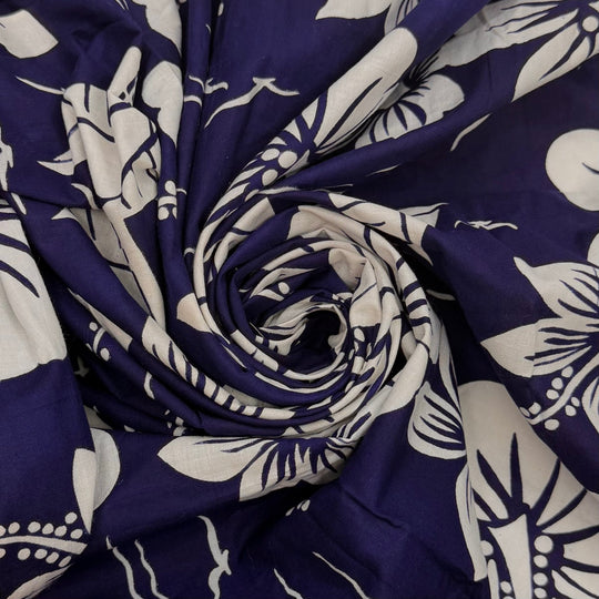 Picnic On The Beach - Cotton Woven - White/Navy Floral - 2.65M Bundle - True Deadstock fabric Fabric by private - Sustainable Textile | FABCYCLE