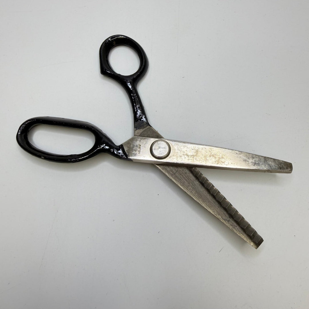 Pinking Sheers Tools - Black/Silver - Individual - True Deadstock supplies Fabric by private - Sustainable Textile | FABCYCLE
