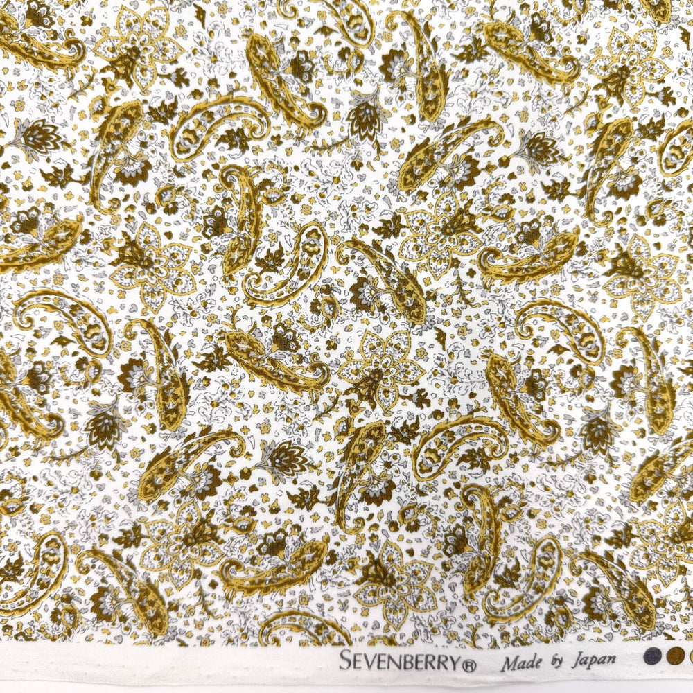 Quilting Flow - Cotton Woven - Light White/Beige Paisley - 2M Bundle - True Deadstock fabric Fabric by private - Sustainable Textile | FABCYCLE