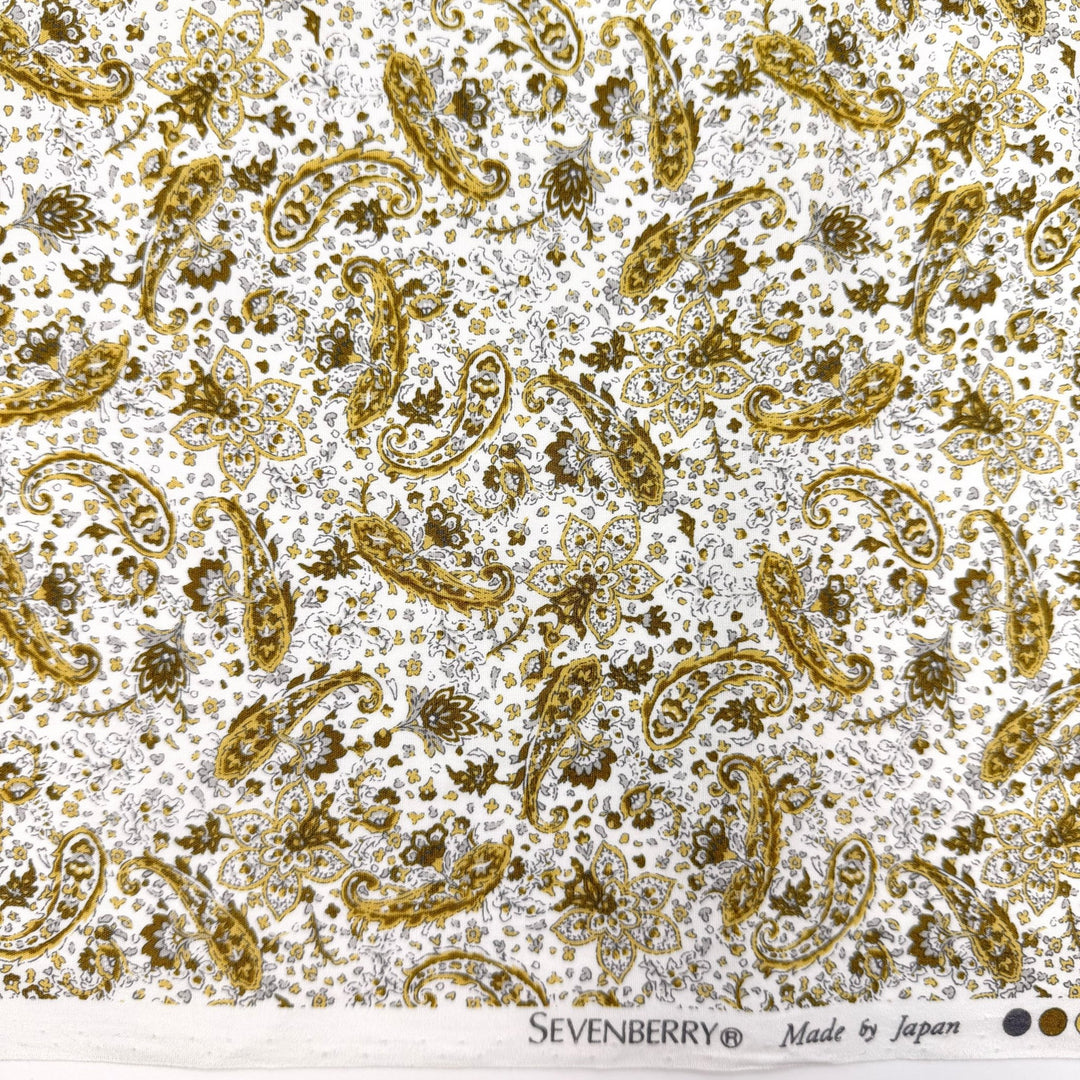 Quilting Flow - Cotton Woven - Light White/Beige Paisley - 2M Bundle - True Deadstock fabric Fabric by private - Sustainable Textile | FABCYCLE