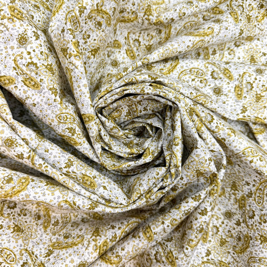 Quilting Flow - Cotton Woven - Light White/Beige Paisley - 2M Bundle - True Deadstock fabric Fabric by private - Sustainable Textile | FABCYCLE