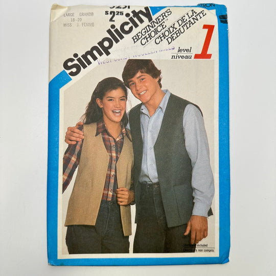 Sewing Pattern - Unisex - Simplicity 5231 - True Deadstock supplies Fabric by private - Sustainable Textile | FABCYCLE
