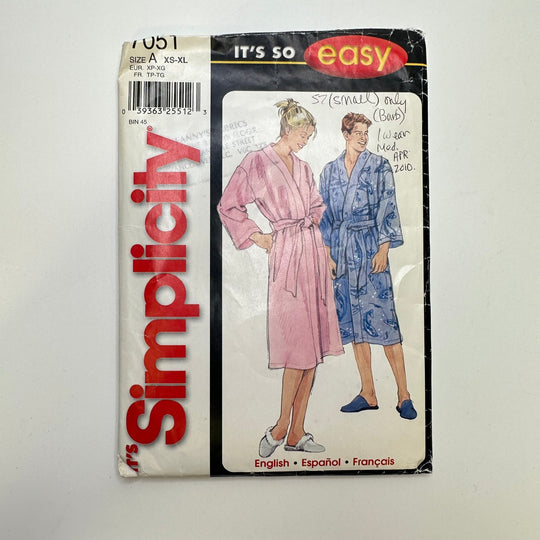 Sewing Pattern - Unisex - Simplicity 7051 - True Deadstock supplies Fabric by private - Sustainable Textile | FABCYCLE