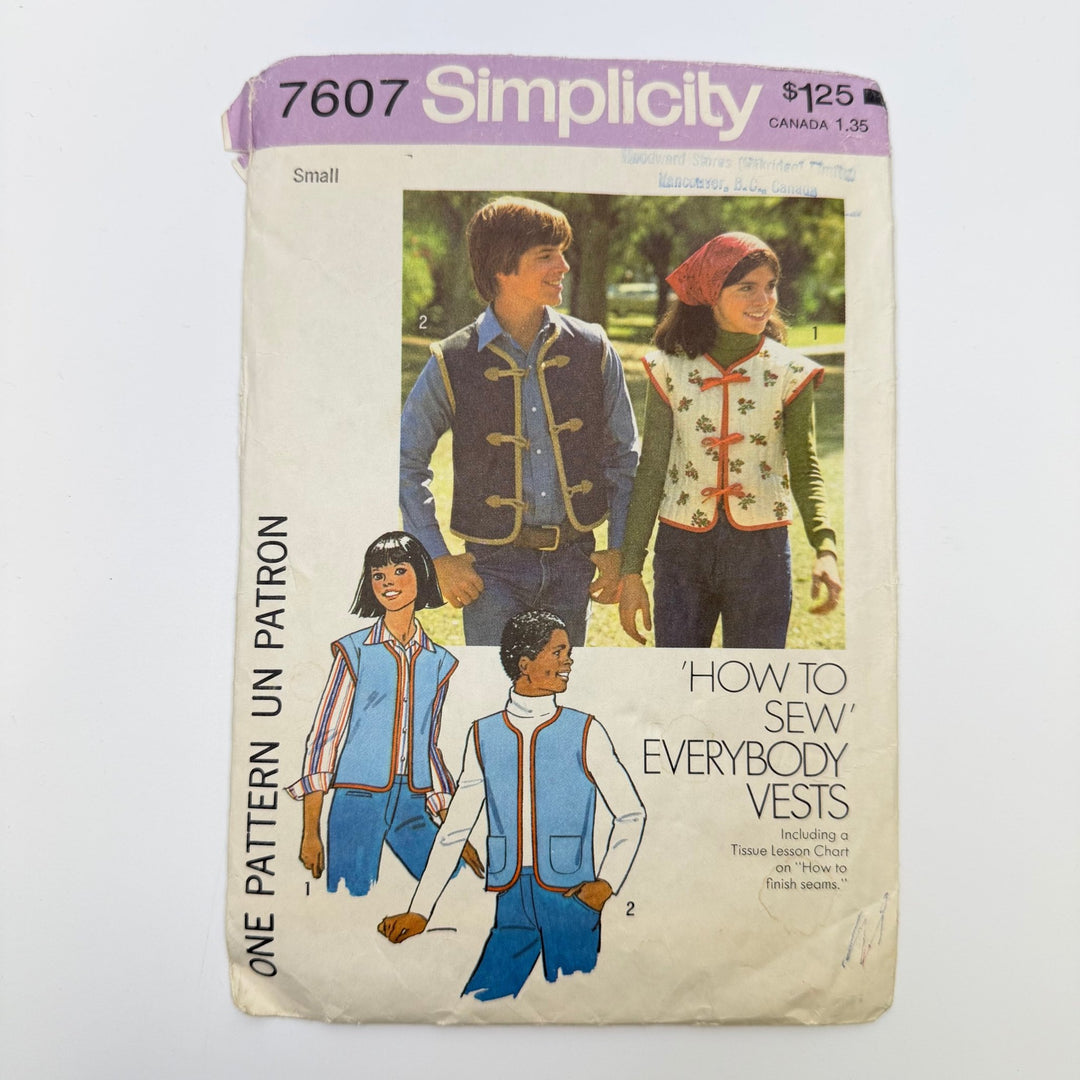 Sewing Pattern - Unisex - Simplicity 7607 - True Deadstock supplies Fabric by private - Sustainable Textile | FABCYCLE