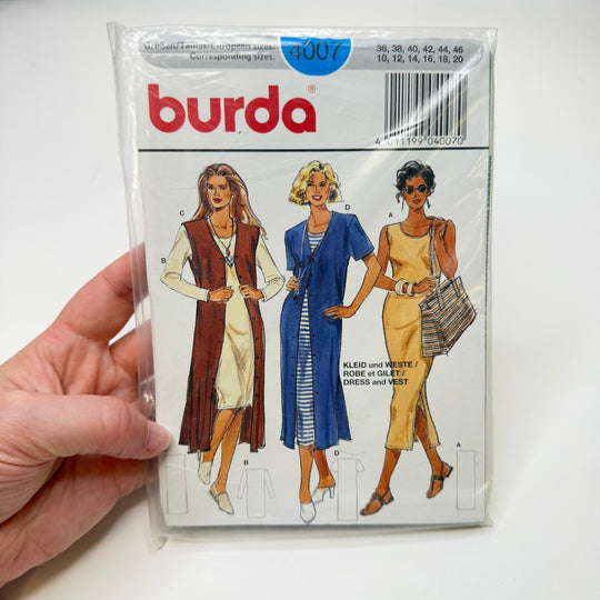 Sewing Pattern - Womenswear - Burda 4007 - True Deadstock supplies Fabric by private - Sustainable Textile | FABCYCLE