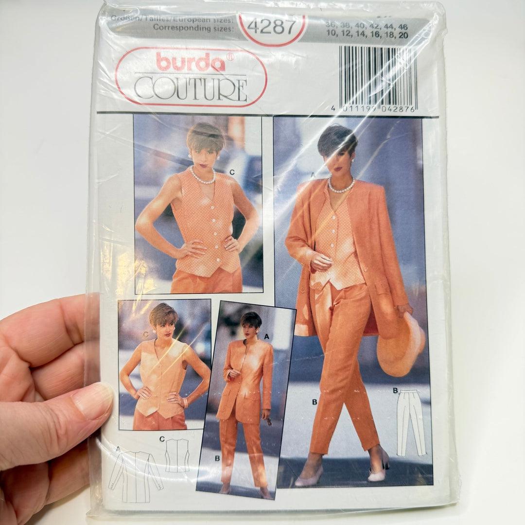 Sewing Pattern - Womenswear - Burda 4287 - True Deadstock supplies Fabric by private - Sustainable Textile | FABCYCLE