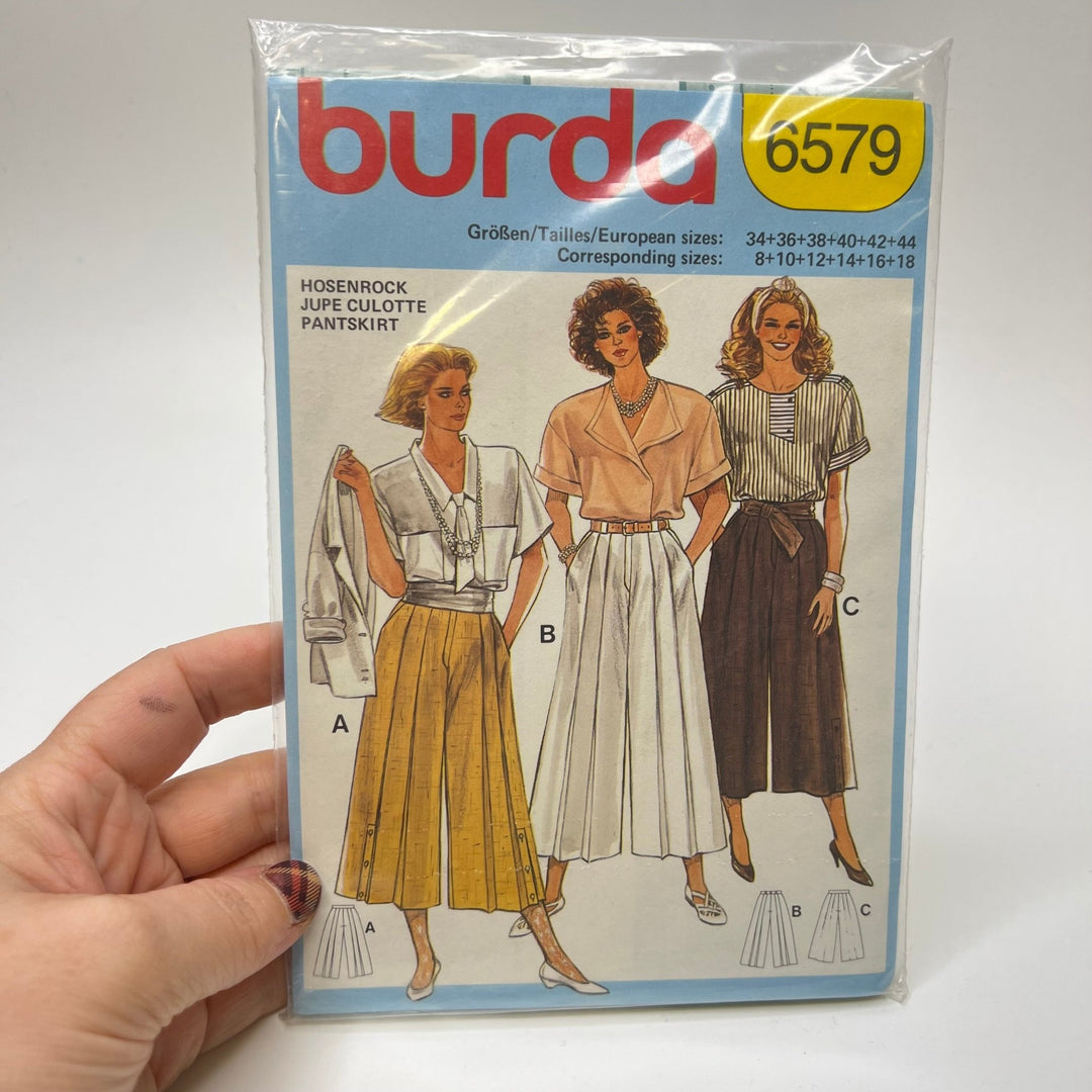 Sewing Pattern - Womenswear - Burda 6579 - True Deadstock supplies Fabric by private - Sustainable Textile | FABCYCLE
