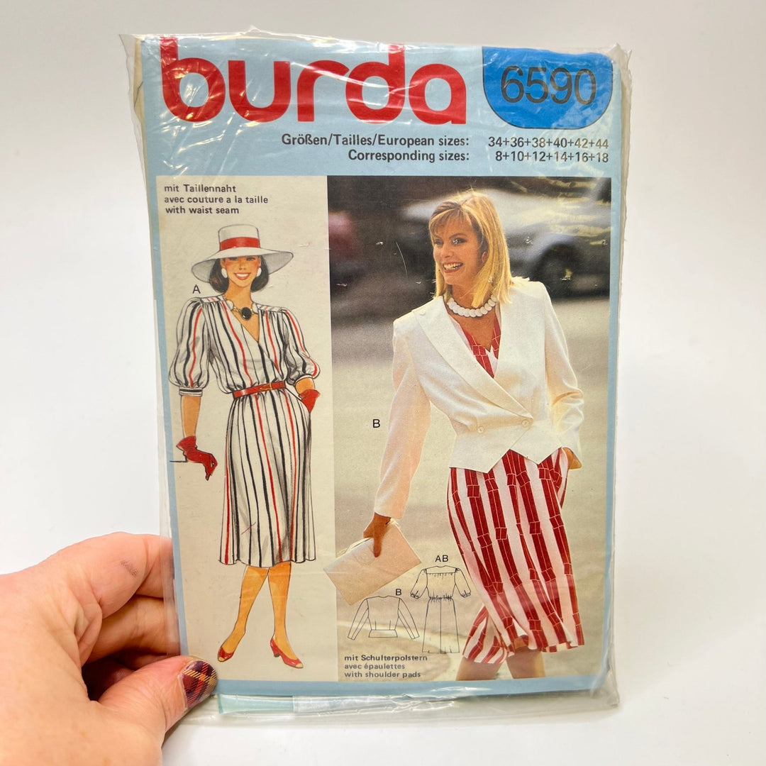 Sewing Pattern - Womenswear - Burda 6590 - True Deadstock supplies Fabric by private - Sustainable Textile | FABCYCLE