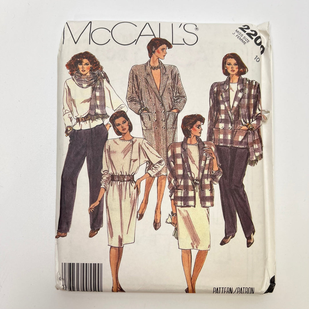 Sewing Pattern - Womenswear - McCall's 2200 - True Deadstock supplies Fabric by private - Sustainable Textile | FABCYCLE