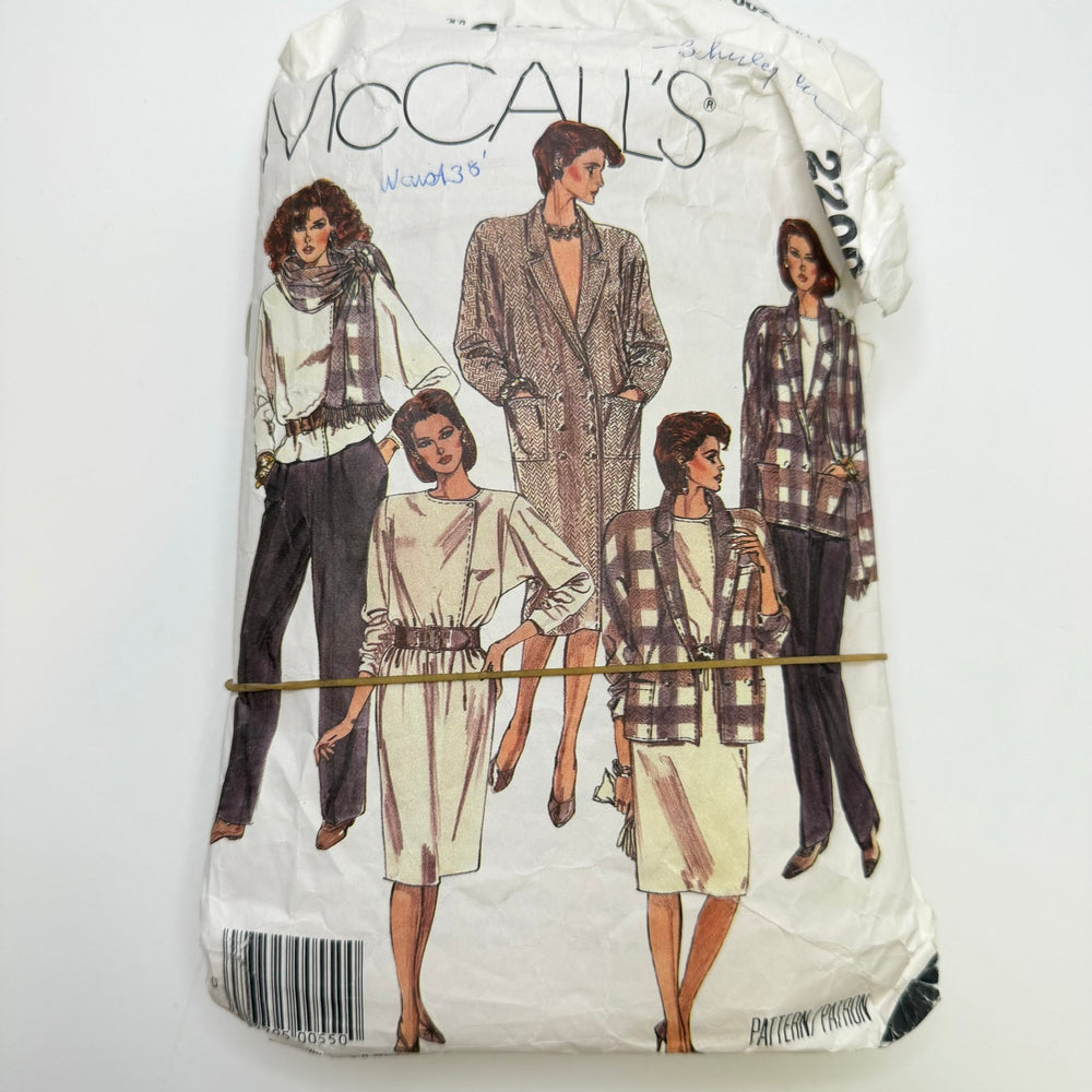 Sewing Pattern - Womenswear - McCall's 2200 - True Deadstock supplies Fabric by private - Sustainable Textile | FABCYCLE