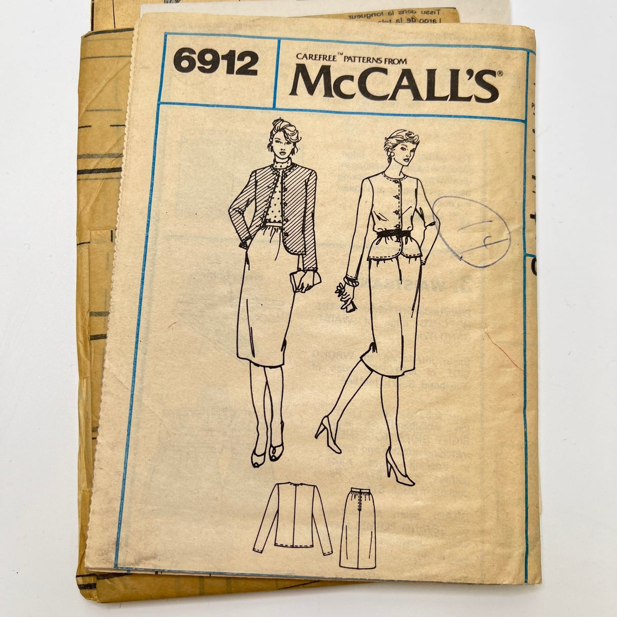 Sewing Pattern - Womenswear - McCall's 6912 - True Deadstock supplies Fabric by private - Sustainable Textile | FABCYCLE