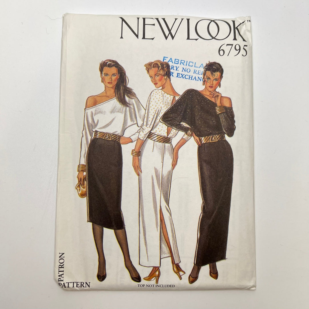 Sewing Pattern - Womenswear - New Look 6795 - True Deadstock supplies Fabric by private - Sustainable Textile | FABCYCLE