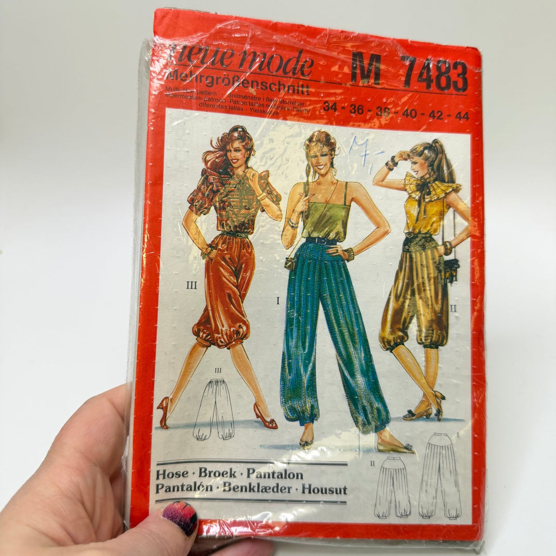 Sewing Pattern - Womenswear - Niue Mode M7483 - True Deadstock supplies Fabric by private - Sustainable Textile | FABCYCLE