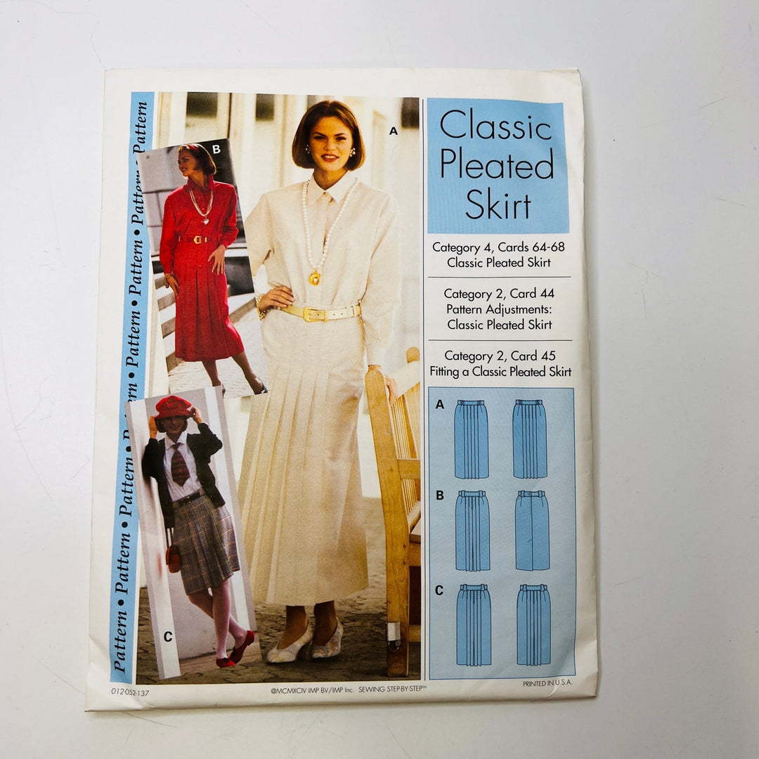 Sewing Pattern - Womenswear - Pattern Pattern - Classic Pleated Skirt - True Deadstock supplies Fabric by private - Sustainable Textile | FABCYCLE
