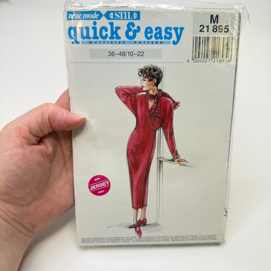 Sewing Pattern - Womenswear - Quick And Easy 21895 - True Deadstock supplies Fabric by private - Sustainable Textile | FABCYCLE