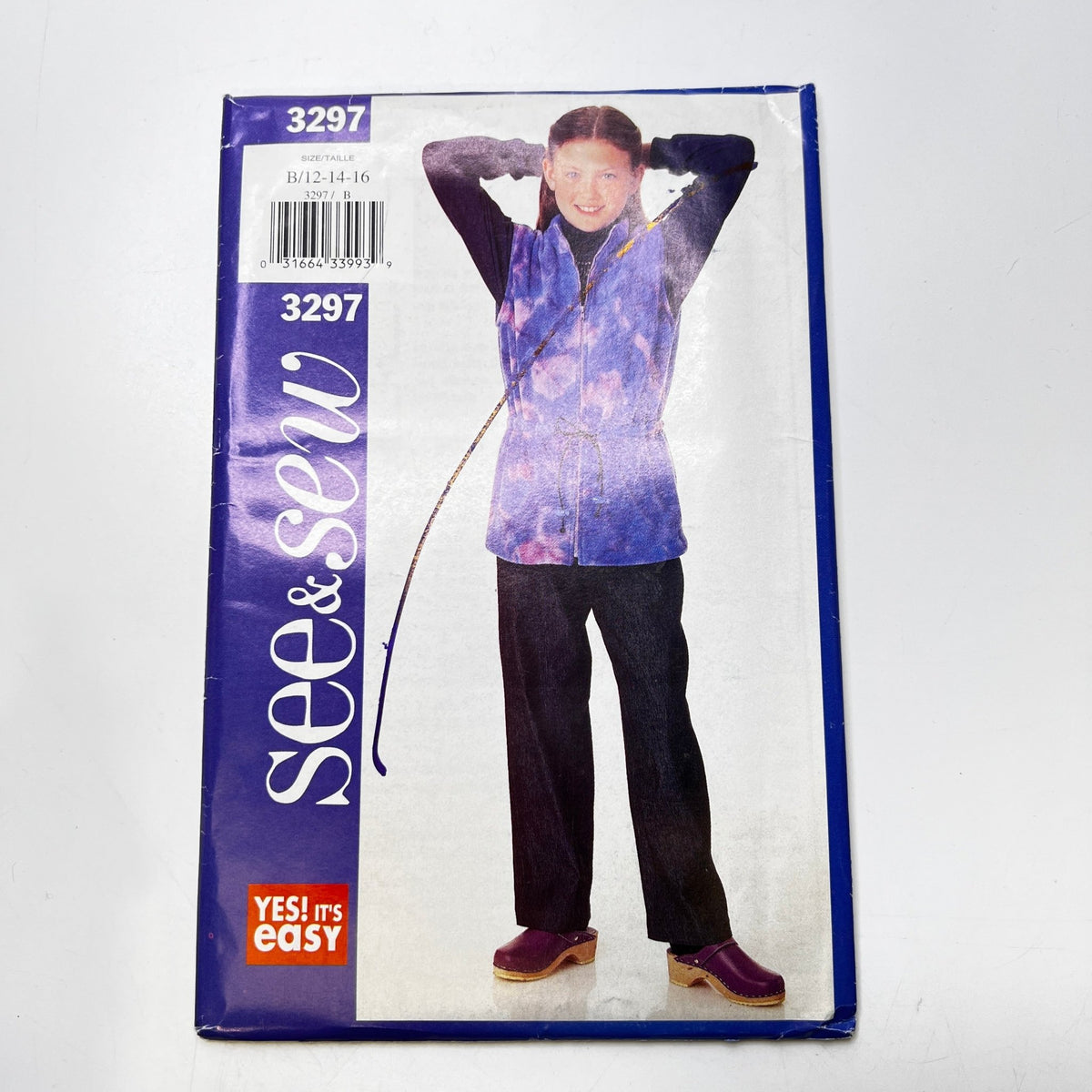 Sewing Pattern - Womenswear - See & Sew 3297 - True Deadstock supplies Fabric by private - Sustainable Textile | FABCYCLE