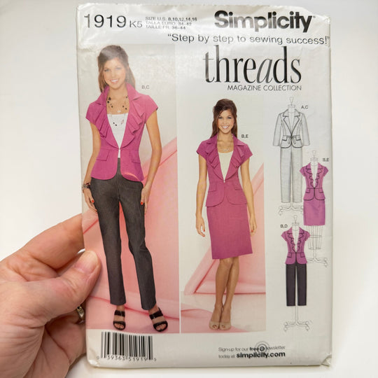 Sewing Pattern - Womenswear - Simplicity 1919 - True Deadstock supplies Fabric by private - Sustainable Textile | FABCYCLE