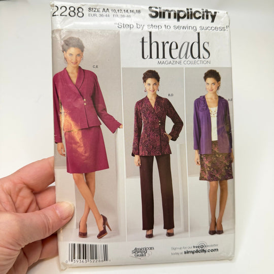Sewing Pattern - Womenswear - Simplicity 2288 - True Deadstock supplies Fabric by private - Sustainable Textile | FABCYCLE