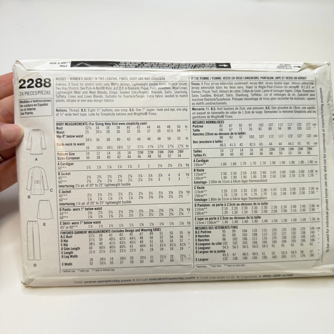 Sewing Pattern - Womenswear - Simplicity 2288 - True Deadstock supplies Fabric by private - Sustainable Textile | FABCYCLE