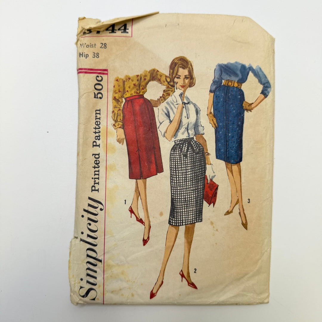 Sewing Pattern - Womenswear - Simplicity 3744 - True Deadstock supplies Fabric by private - Sustainable Textile | FABCYCLE