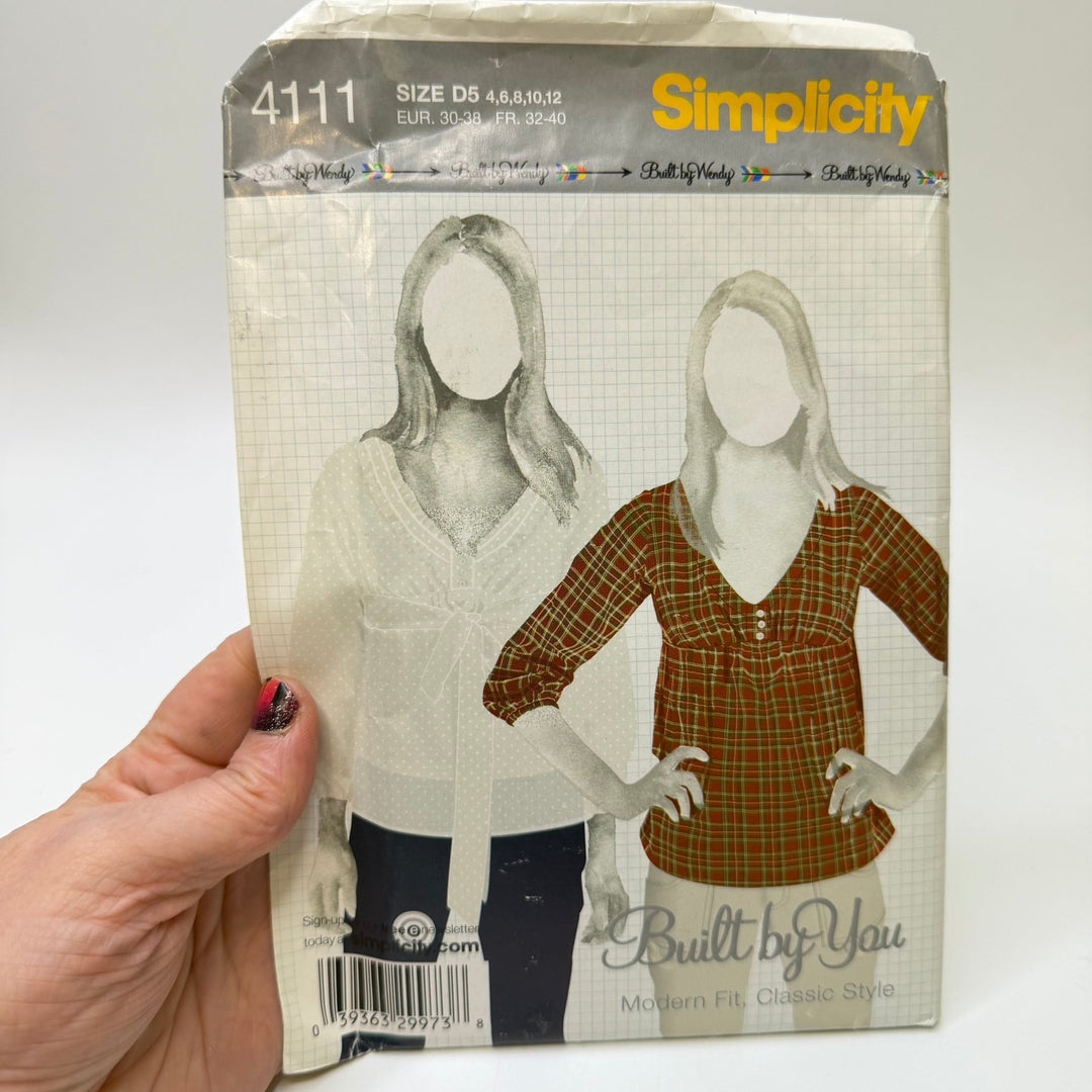 Sewing Pattern - Womenswear - Simplicity 4111 - True Deadstock supplies Fabric by private - Sustainable Textile | FABCYCLE