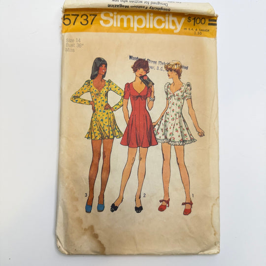 Sewing Pattern - Womenswear - Simplicity 5737 - True Deadstock supplies Fabric by private - Sustainable Textile | FABCYCLE