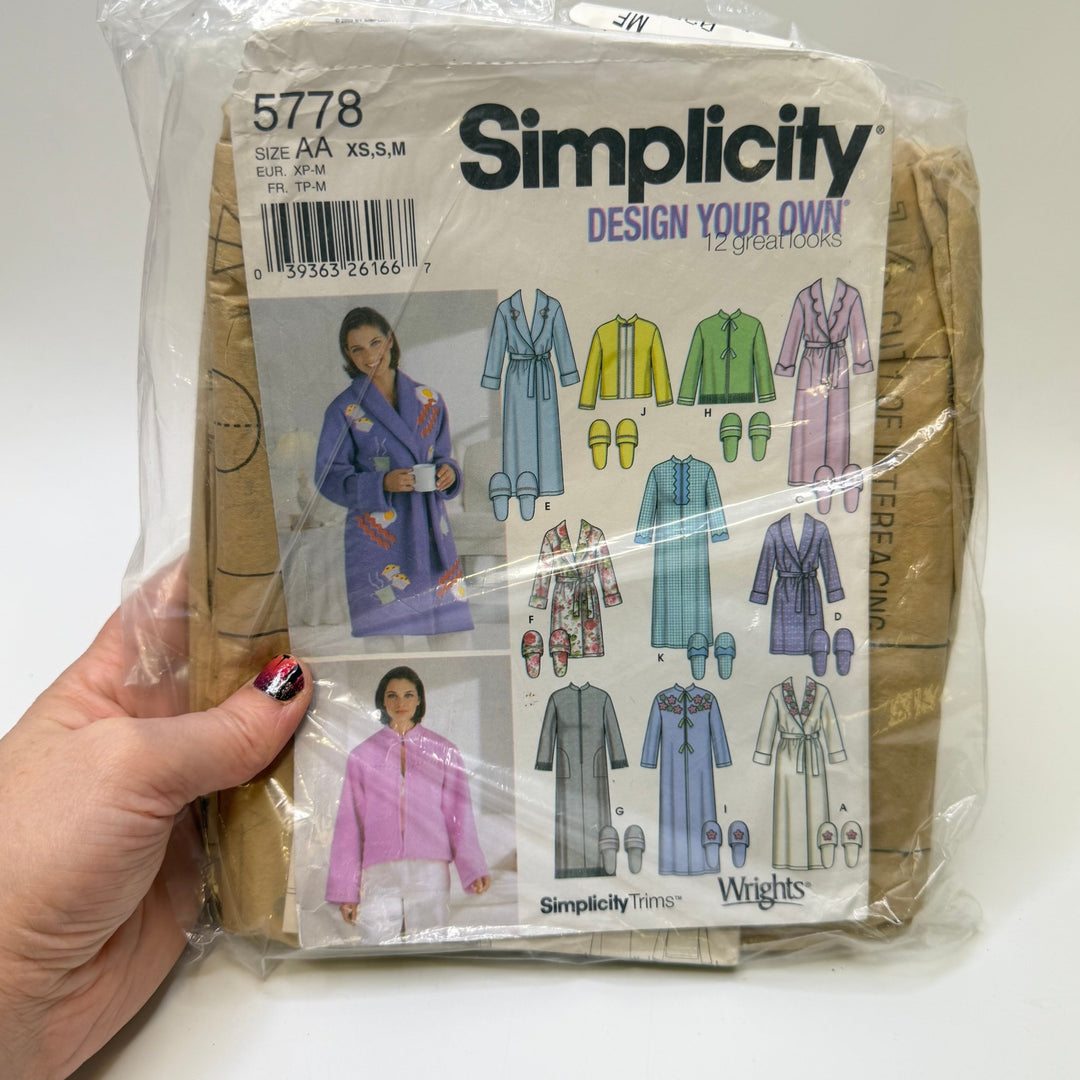 Sewing Pattern - Womenswear - Simplicity 5778 - True Deadstock supplies Fabric by private - Sustainable Textile | FABCYCLE