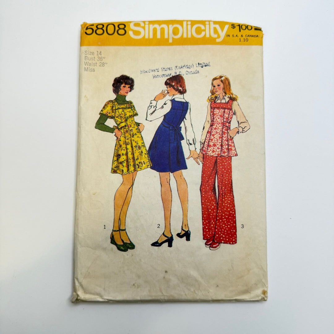 Sewing Pattern - Womenswear - Simplicity 5808 - True Deadstock supplies Fabric by private - Sustainable Textile | FABCYCLE