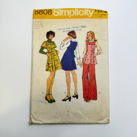 Sewing Pattern - Womenswear - Simplicity 5808 - True Deadstock supplies Fabric by private - Sustainable Textile | FABCYCLE