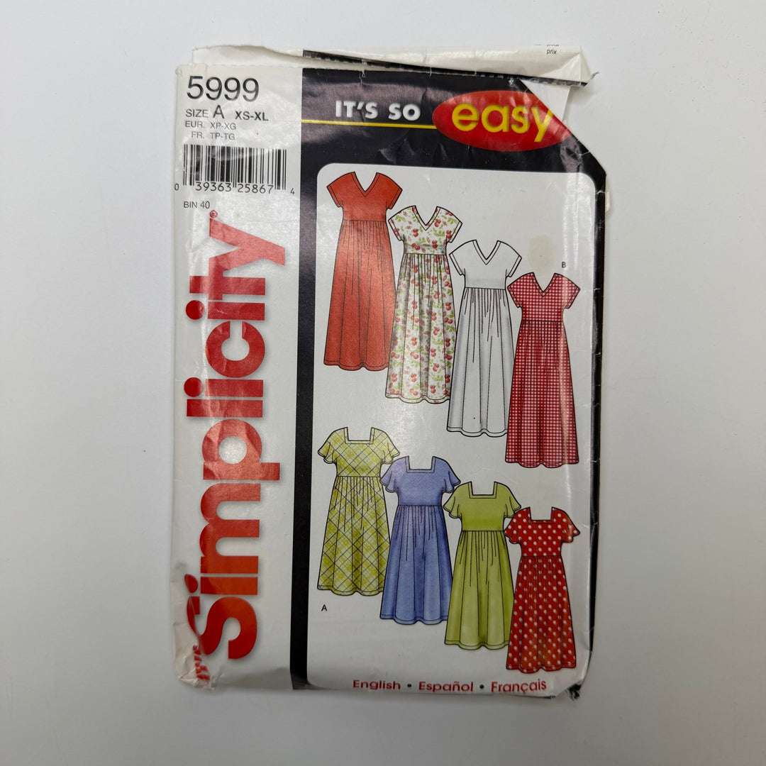 Sewing Pattern - Womenswear - Simplicity 5999 - True Deadstock supplies Fabric by private - Sustainable Textile | FABCYCLE