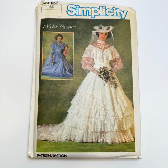 Sewing Pattern - Womenswear - Simplicity 6765 - True Deadstock supplies Fabric by private - Sustainable Textile | FABCYCLE