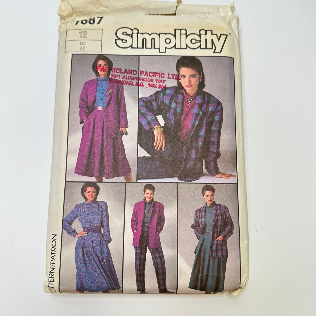 Sewing Pattern - Womenswear - Simplicity 7687 - True Deadstock supplies Fabric by private - Sustainable Textile | FABCYCLE