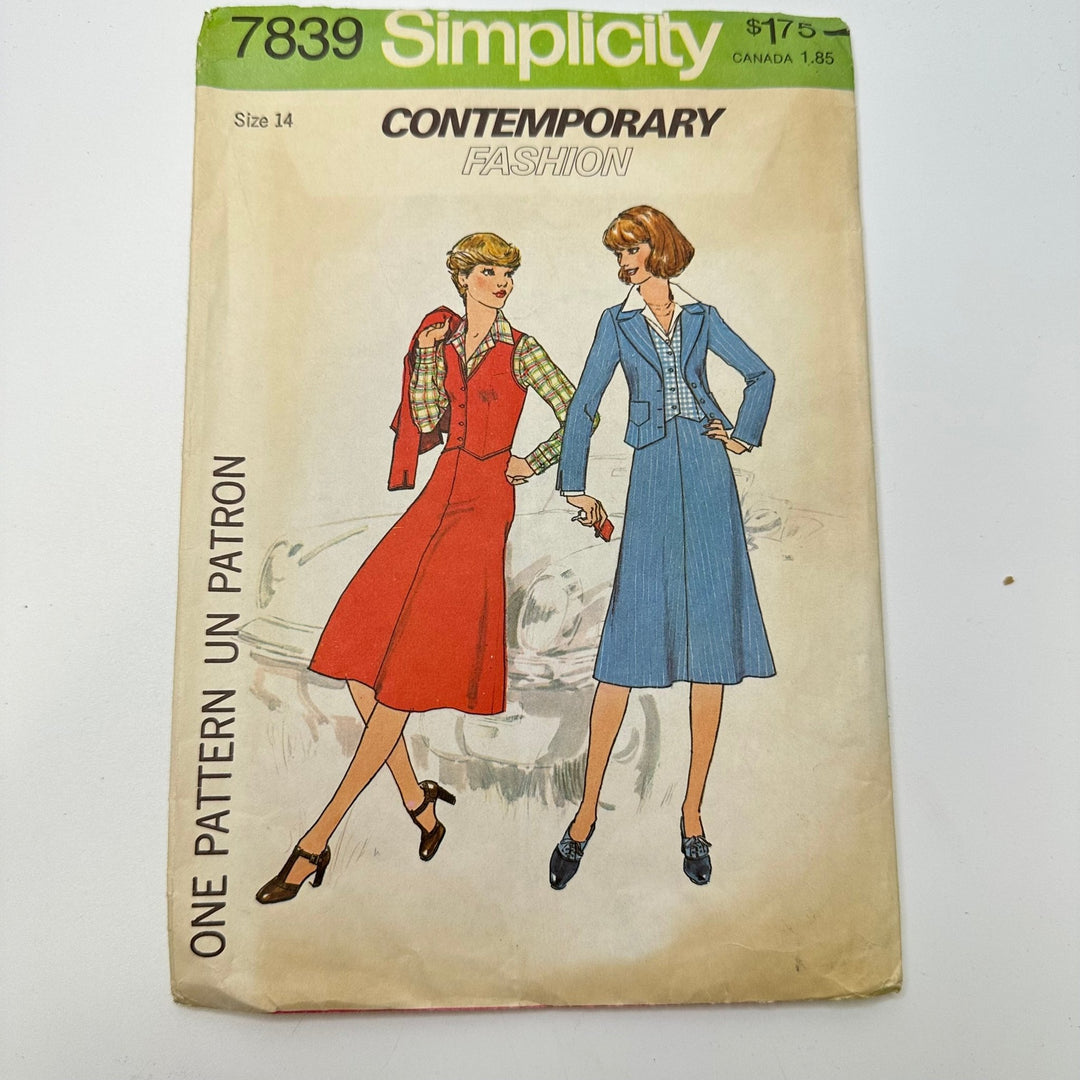 Sewing Pattern - Womenswear - Simplicity 7839 - True Deadstock supplies Fabric by private - Sustainable Textile | FABCYCLE