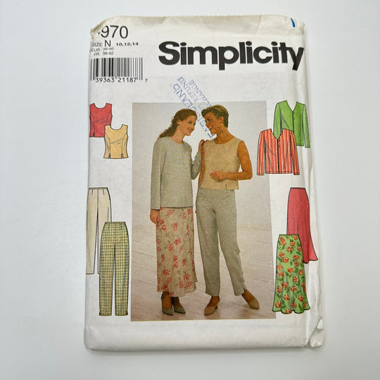 Sewing Pattern - Womenswear - Simplicity 7970 - True Deadstock supplies Fabric by private - Sustainable Textile | FABCYCLE