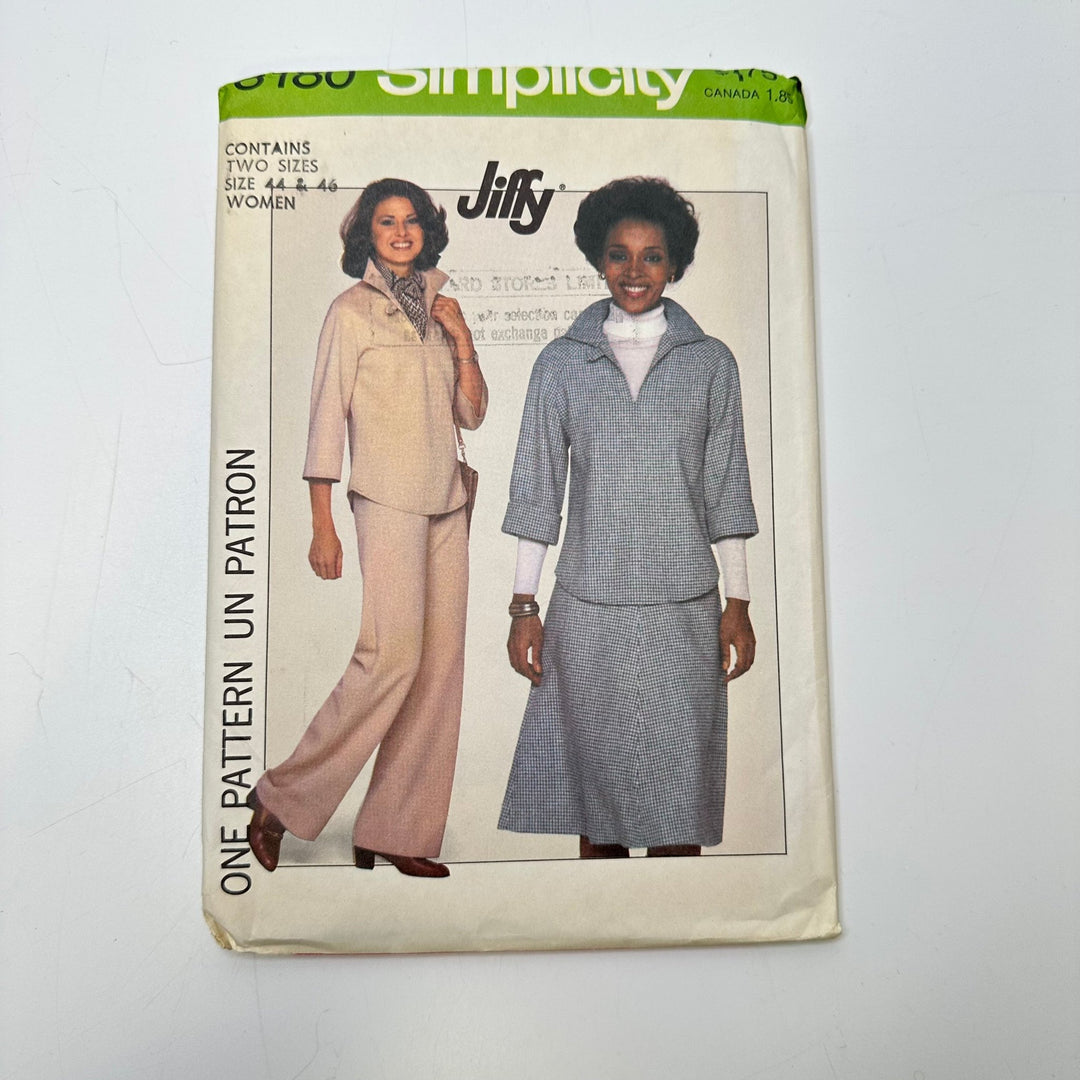Sewing Pattern - Womenswear - Simplicity 8180 - True Deadstock supplies Fabric by private - Sustainable Textile | FABCYCLE