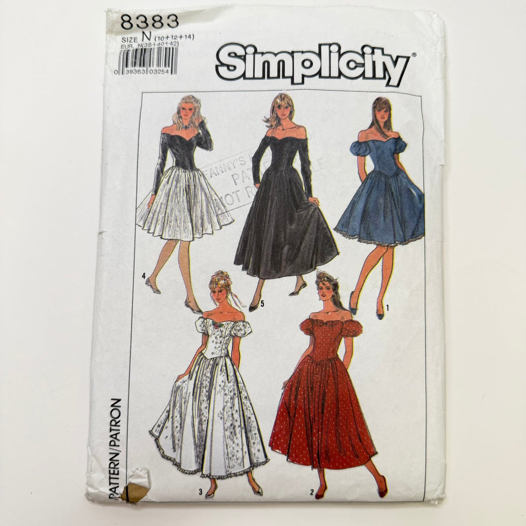 Sewing Pattern - Womenswear - Simplicity 8383 - True Deadstock supplies Fabric by private - Sustainable Textile | FABCYCLE