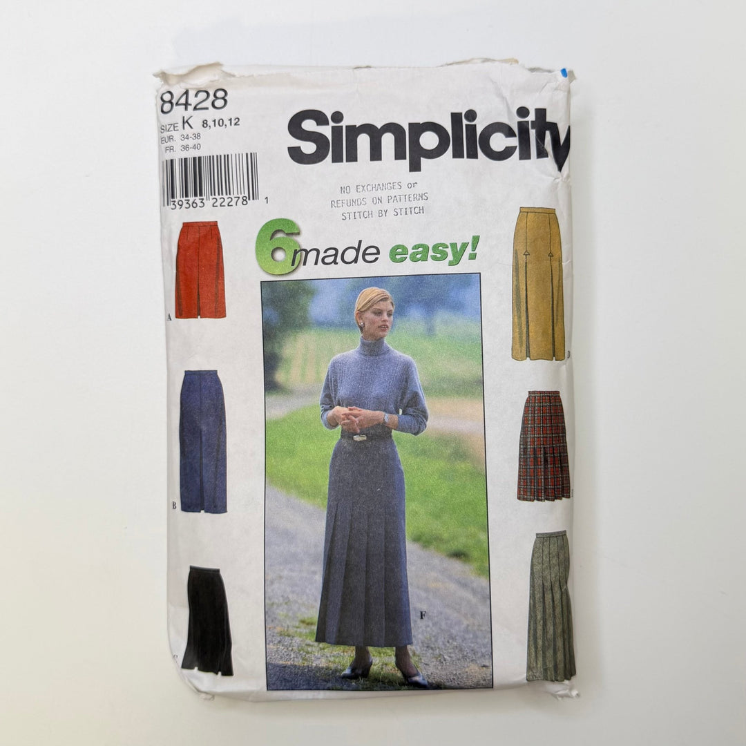 Sewing Pattern - Womenswear - Simplicity 8428 - True Deadstock supplies Fabric by private - Sustainable Textile | FABCYCLE