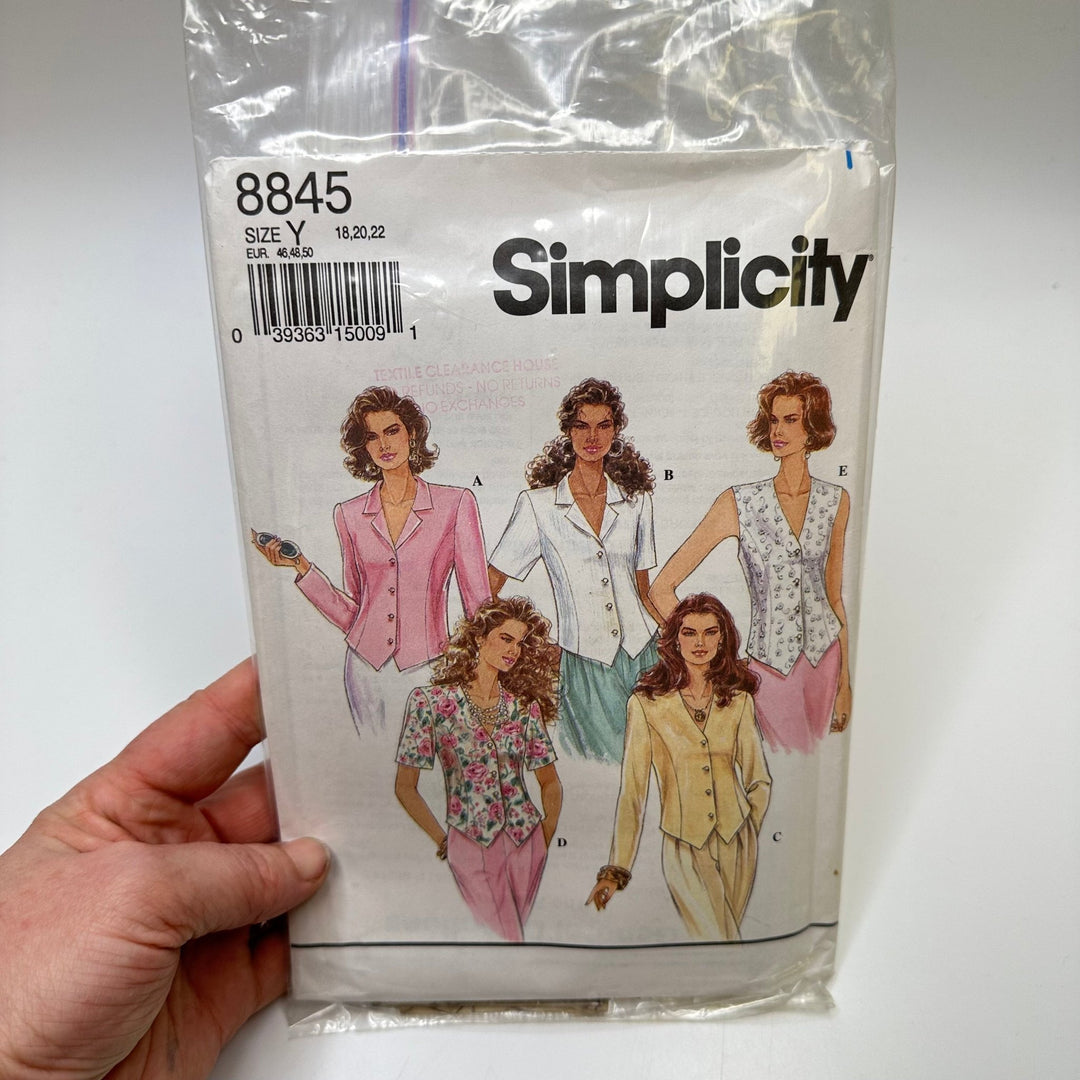 Sewing Pattern - Womenswear - Simplicity 8845 - True Deadstock supplies Fabric by private - Sustainable Textile | FABCYCLE