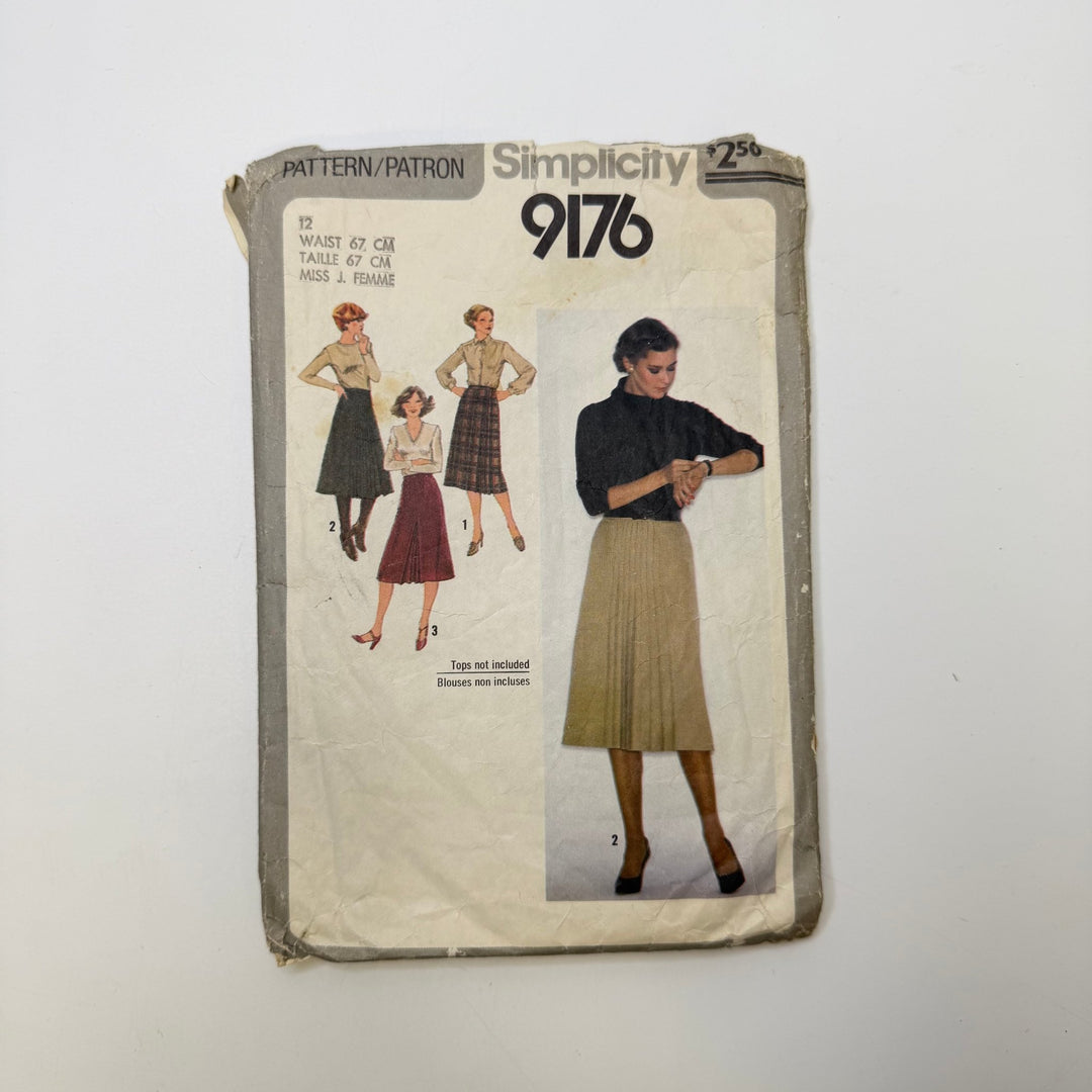 Sewing Pattern - Womenswear - Simplicity 9176 - True Deadstock supplies Fabric by private - Sustainable Textile | FABCYCLE