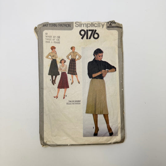 Sewing Pattern - Womenswear - Simplicity 9176 - True Deadstock supplies Fabric by private - Sustainable Textile | FABCYCLE