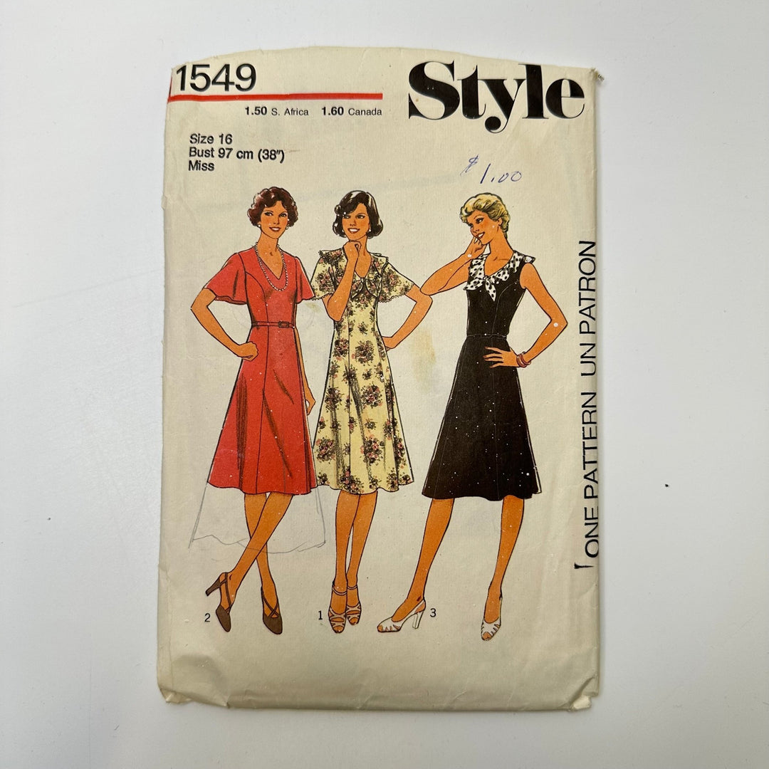 Sewing Pattern - Womenswear - Style 1549 - True Deadstock supplies Fabric by private - Sustainable Textile | FABCYCLE