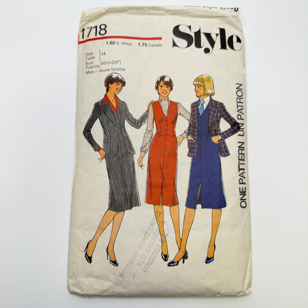 Sewing Pattern - Womenswear - Style 1718 - True Deadstock supplies Fabric by private - Sustainable Textile | FABCYCLE
