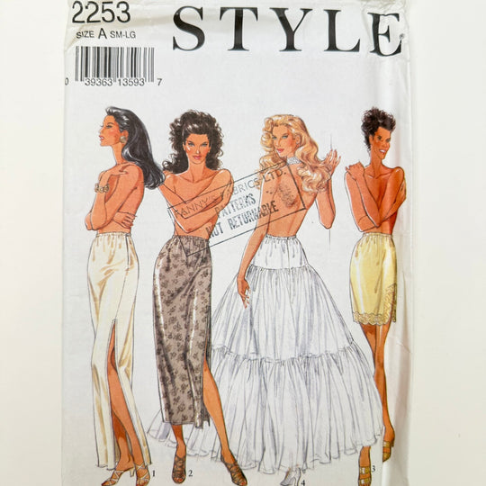 Sewing Pattern - Womenswear - Style 2253 - True Deadstock supplies Fabric by private - Sustainable Textile | FABCYCLE