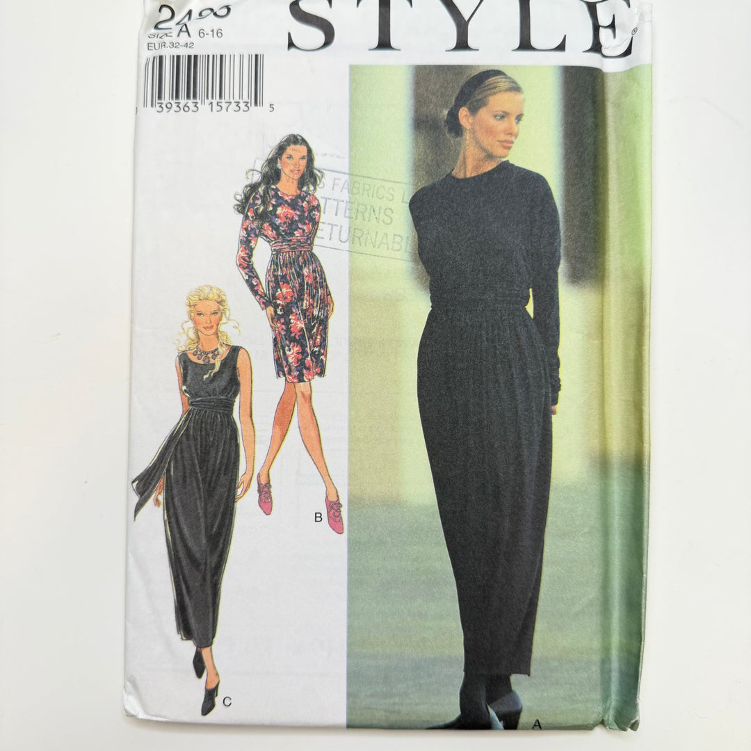 Sewing Pattern - Womenswear - Style 2488 - True Deadstock supplies Fabric by private - Sustainable Textile | FABCYCLE