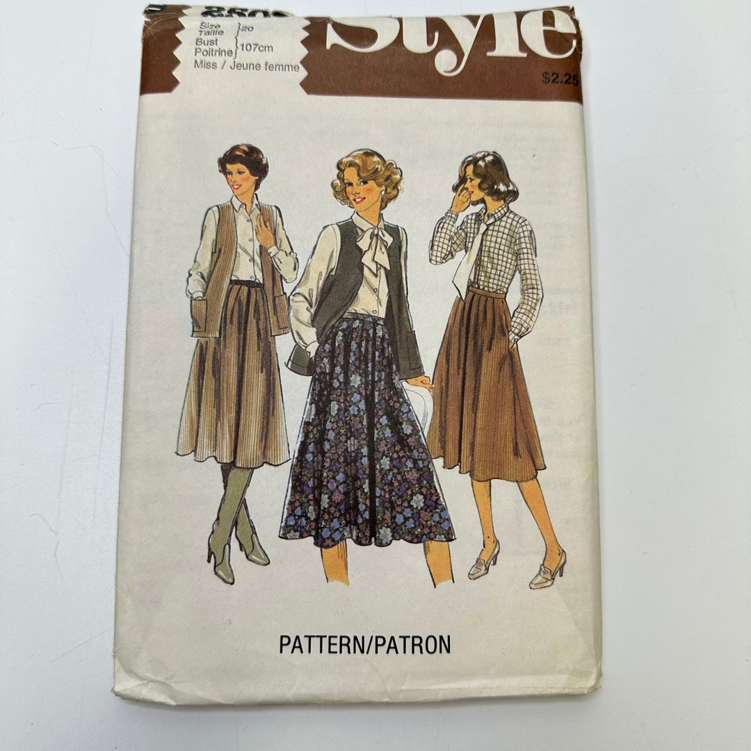 Sewing Pattern - Womenswear - Style 2503 - True Deadstock supplies Fabric by private - Sustainable Textile | FABCYCLE