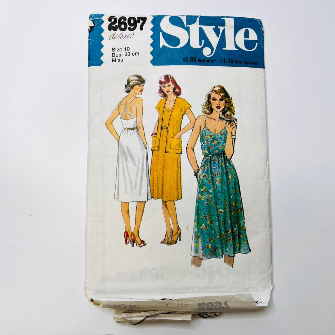 Sewing Pattern - Womenswear - Style 2697 - True Deadstock supplies Fabric by private - Sustainable Textile | FABCYCLE