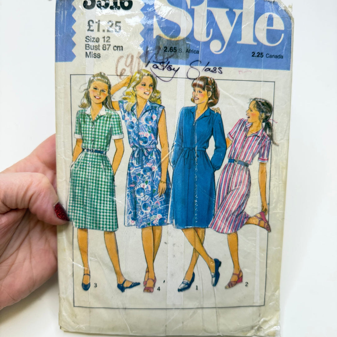Sewing Pattern - Womenswear - Style 3316 - True Deadstock supplies Fabric by private - Sustainable Textile | FABCYCLE