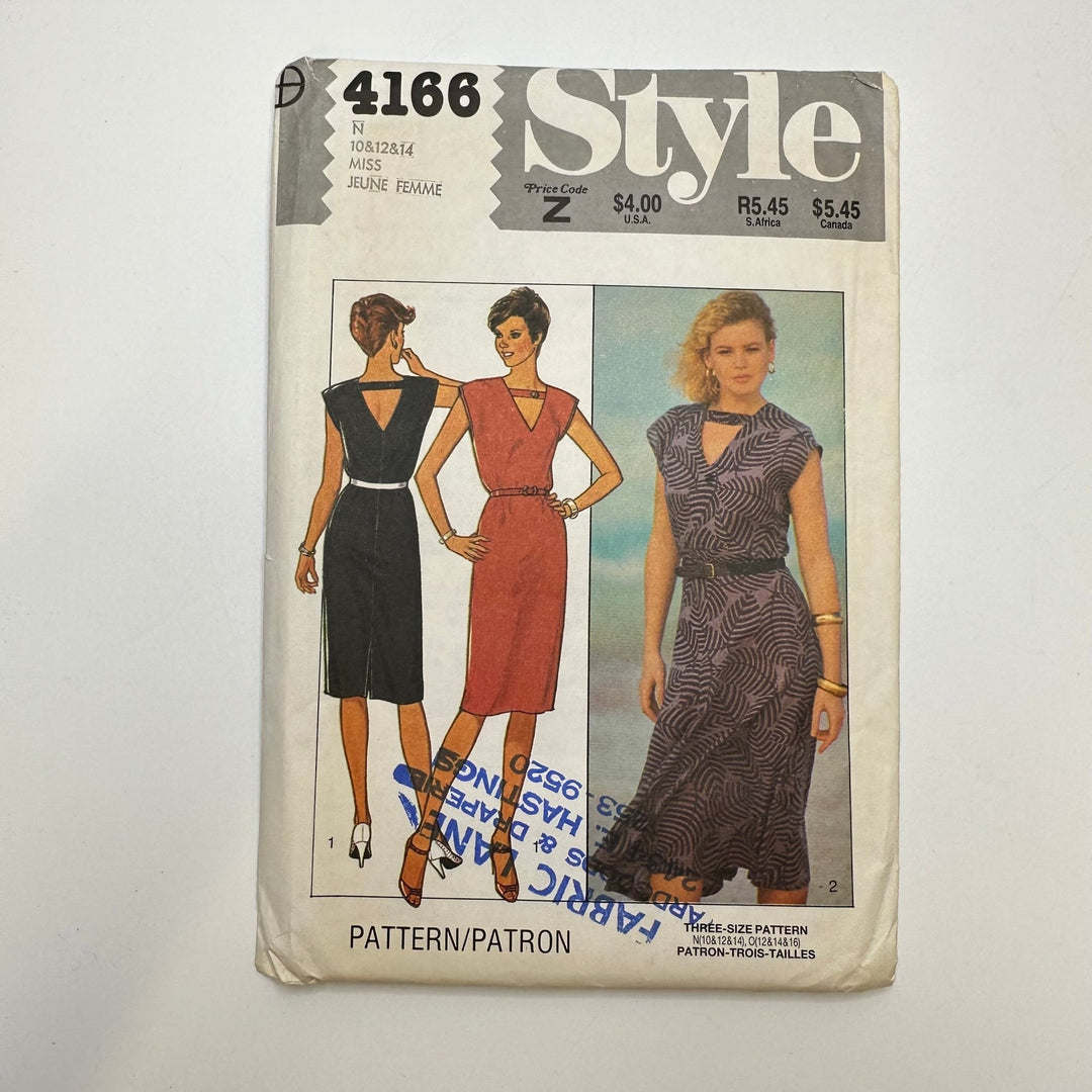 Sewing Pattern - Womenswear - Style 4166 - True Deadstock supplies Fabric by private - Sustainable Textile | FABCYCLE