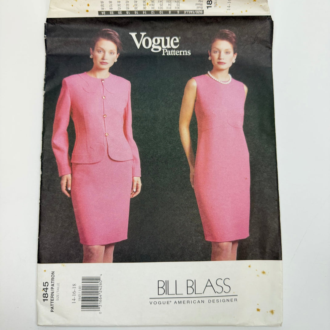 Sewing Pattern - Womenswear - Vogue 1845 - True Deadstock supplies Fabric by private - Sustainable Textile | FABCYCLE
